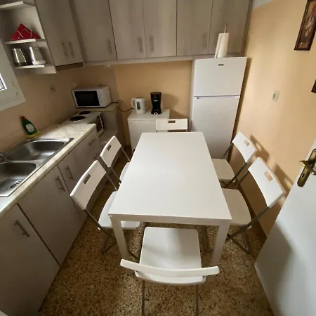 Animi Remissio Seductive 3 Bedroom Close To Metro And Acropolis Апартаменты